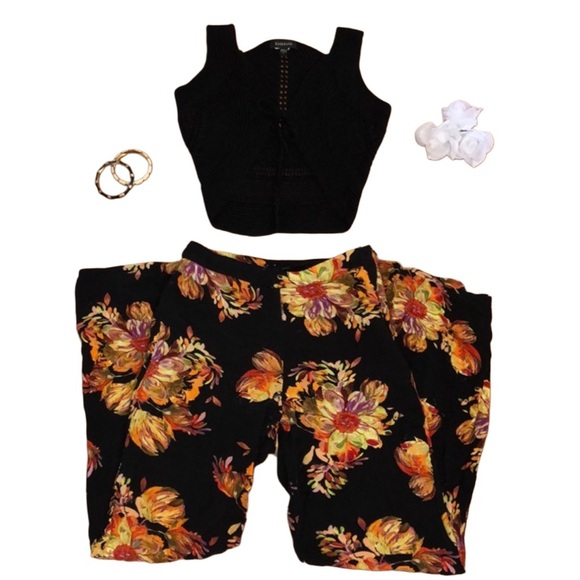 Outfit 3 - Picture 1 of 4